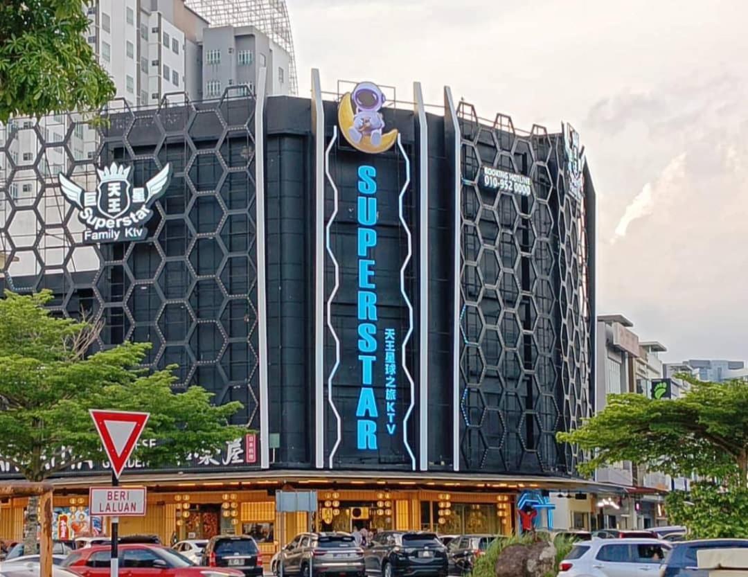 Mount Austin Hawkelai Johor Bahru